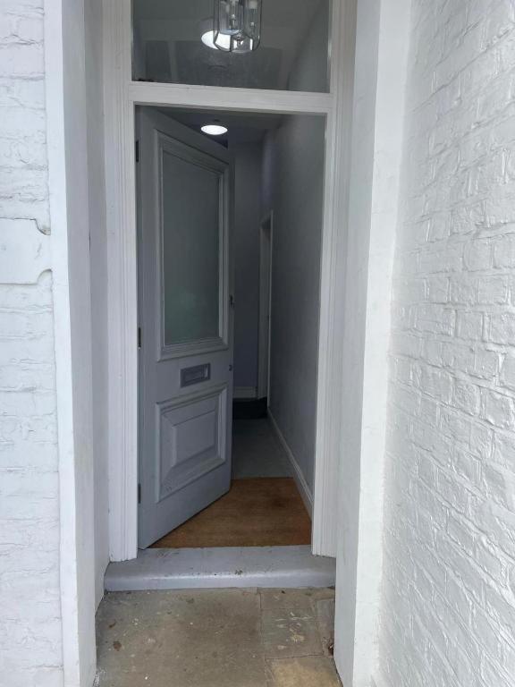 Stylish 1 Bed Flat With Private Terrace In Wimbledon - 3 The Queens London Luaran gambar